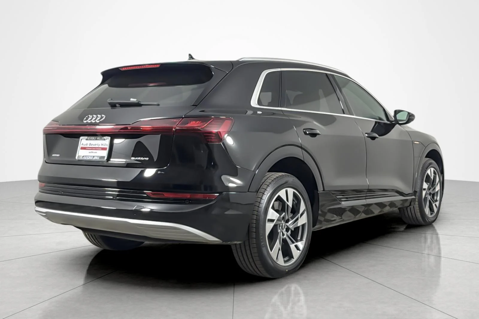 Used 2022 Brilliant Black Audi Premium quattro image 5