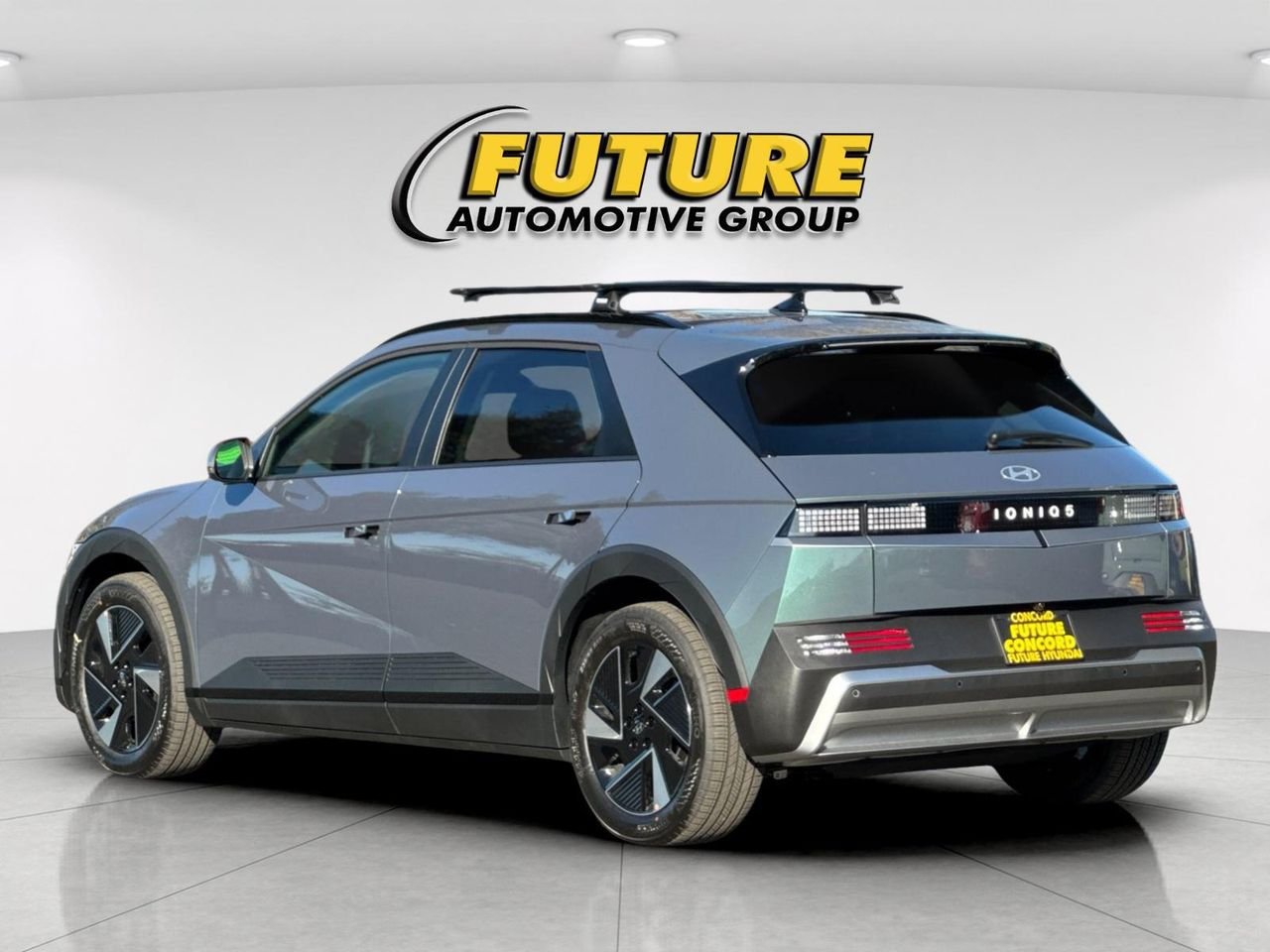 New 2027 Green Hyundai SEL image 5