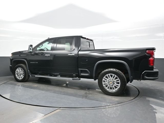 Used 2023 Black Chevrolet High Country image 3