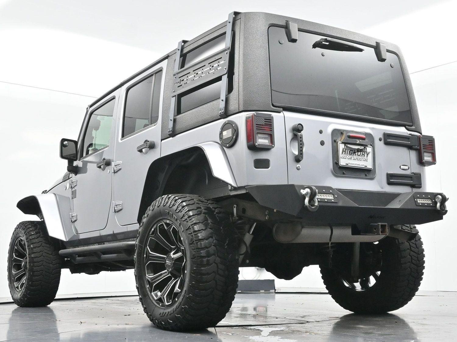 Used 2017 Billet Silver Metallic Clearcoat Jeep Smoky Mountain image 51