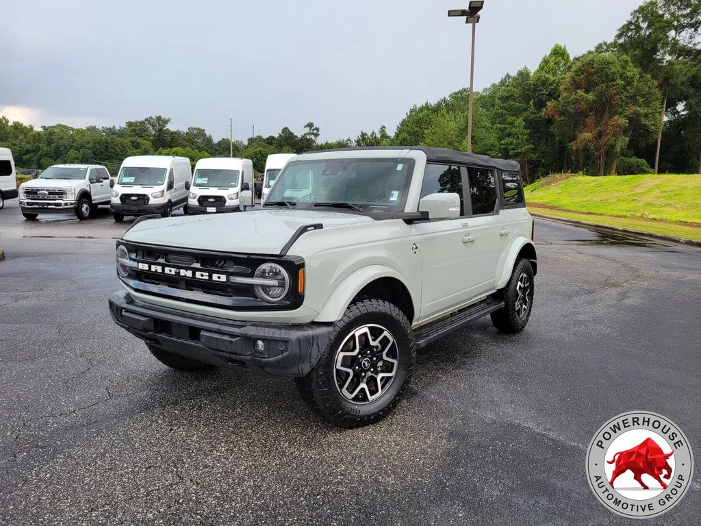 Used 2022 Green Ford Outer Banks image 1