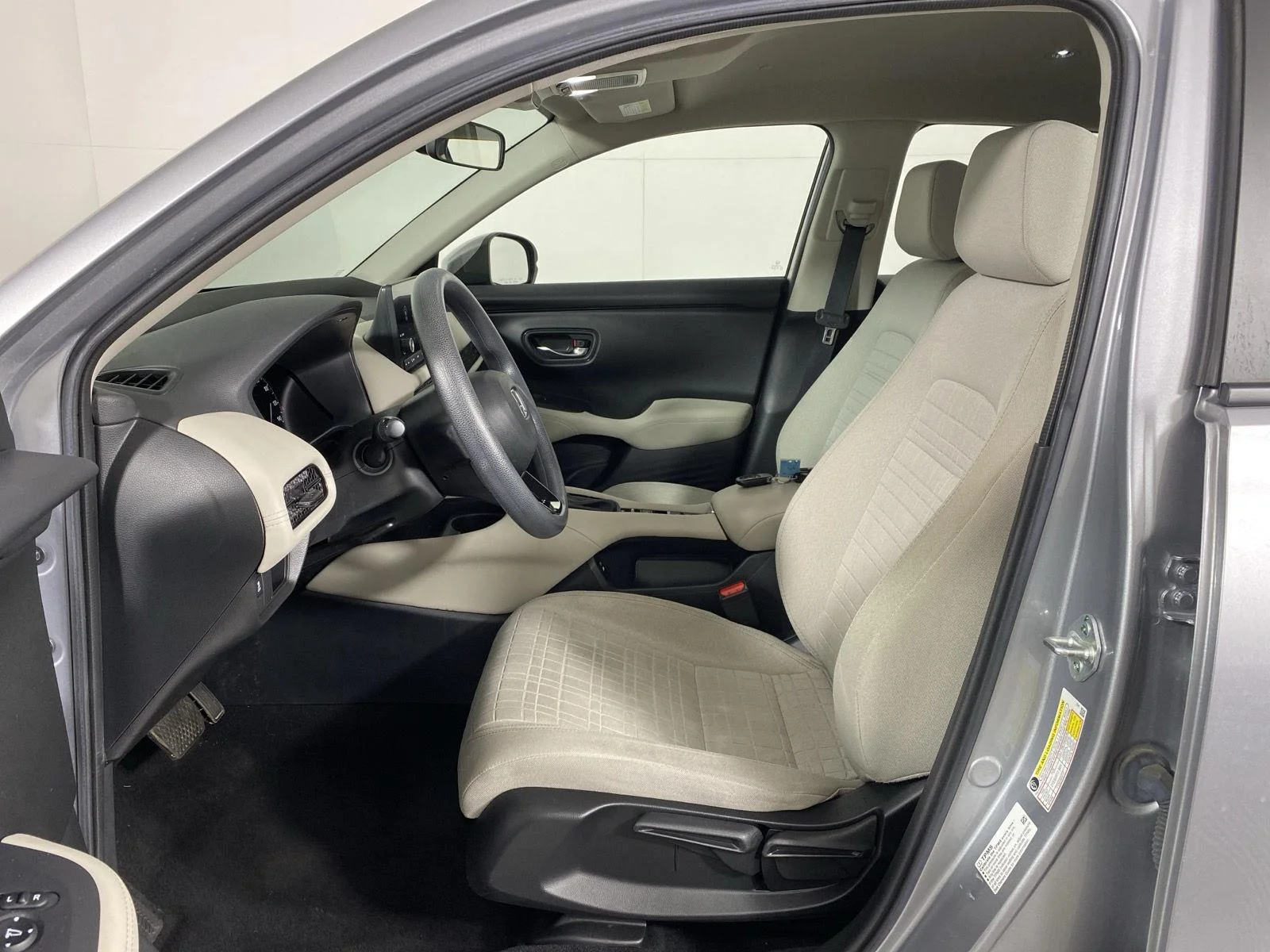 Used 2024 Lunar Silver Metallic Honda LX image 12