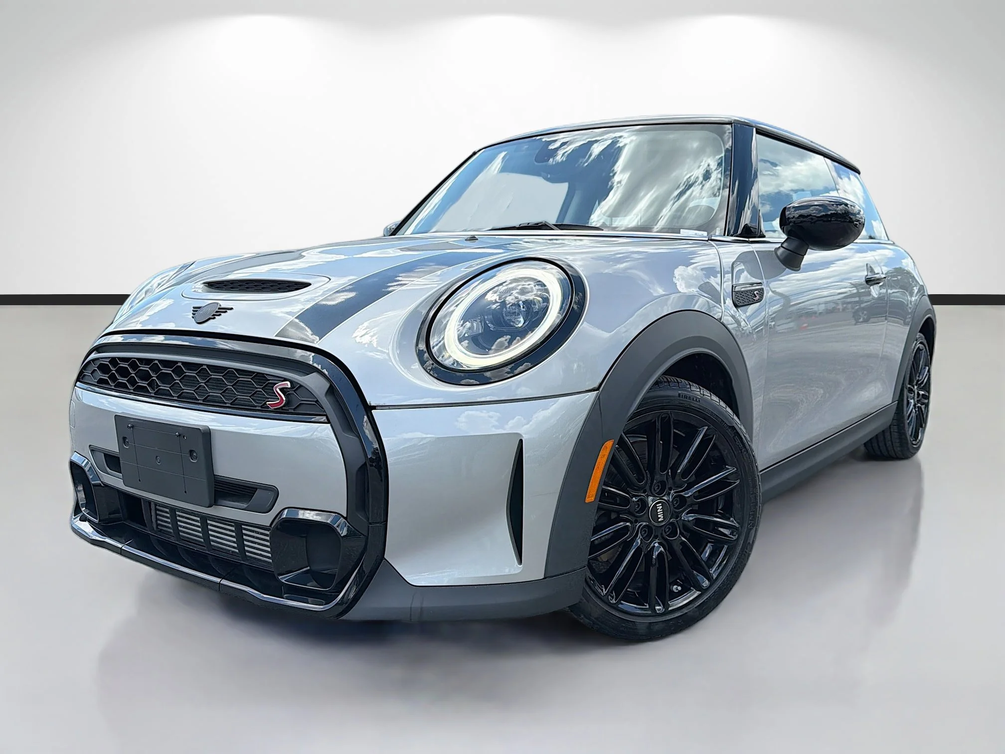 2024 MINI Hardtop Cooper S's photo