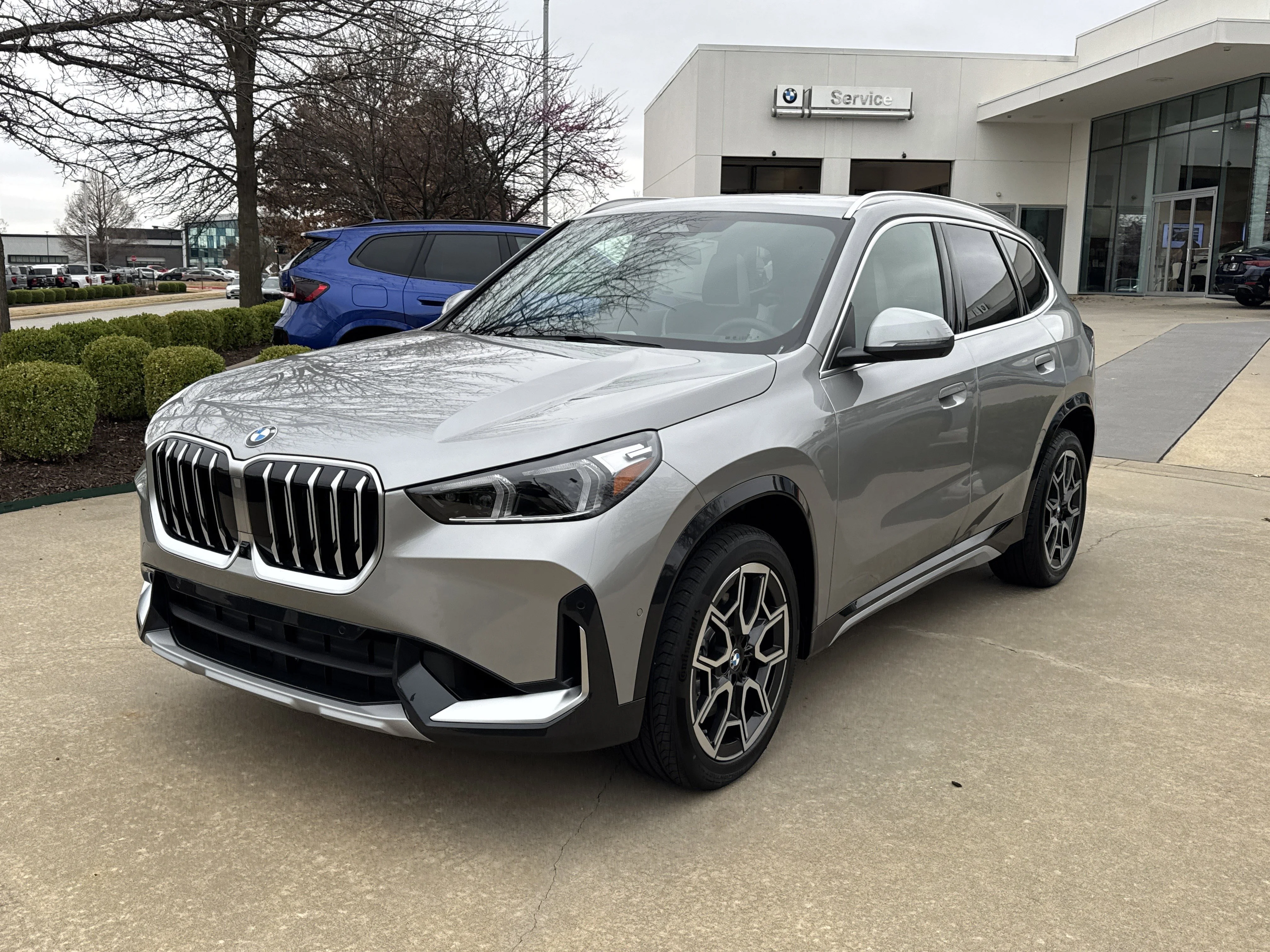 New 2026 SPACE SILVER BMW xDrive28i image 1