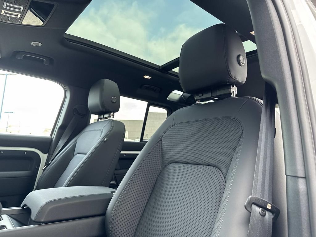 New 2026 Fuji White Land Rover S image 20