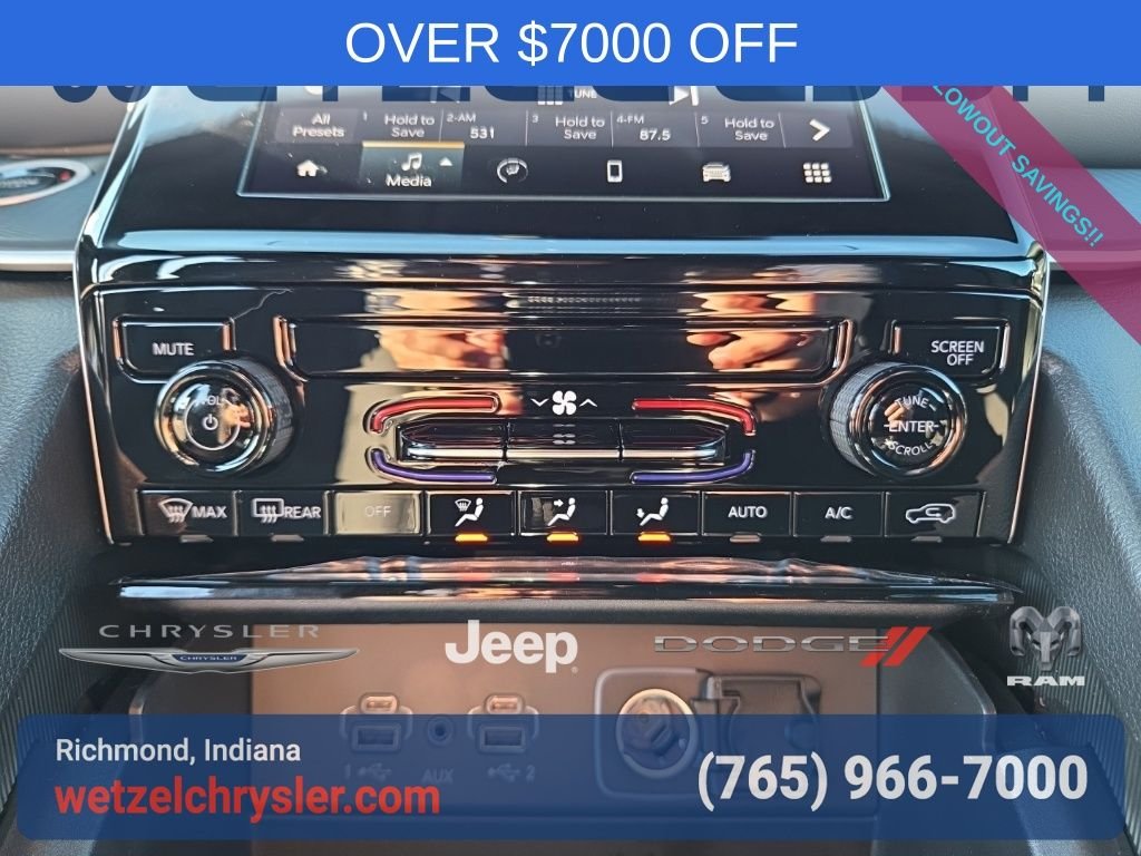 New 2025 Velvet Red Pearl-Coat Exterior Paint Jeep Laredo image 23