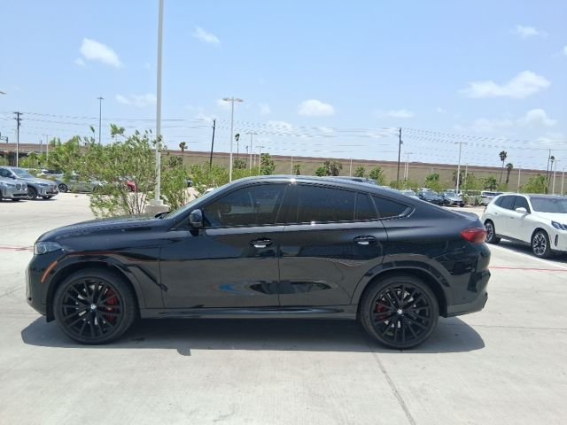 Used 2025 Black BMW M60i image 3