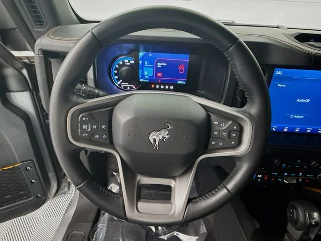 Used 2024 Silver Metallic Ford Badlands image 11