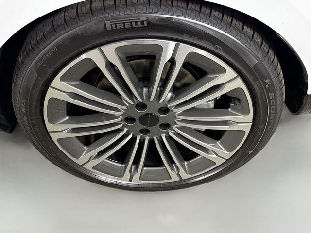 New 2026 Fuji White Land Rover SE image 33