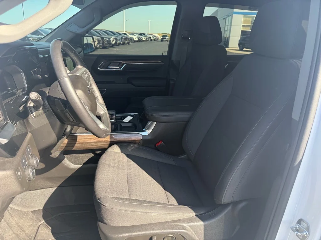 2023 Chevrolet Silverado 1500 RST - Photo 12