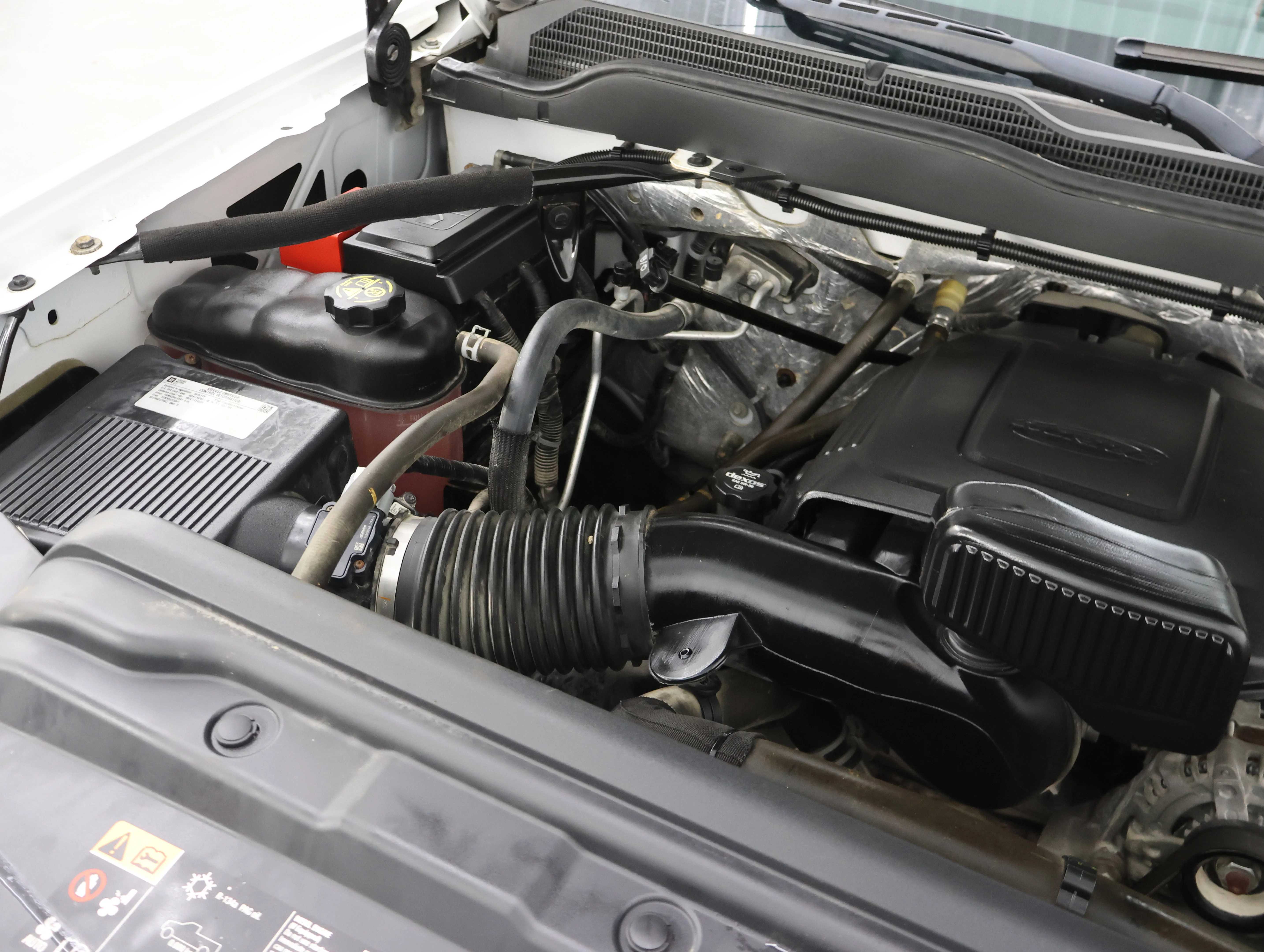 Used 2015 Summit White Chevrolet LT image 17