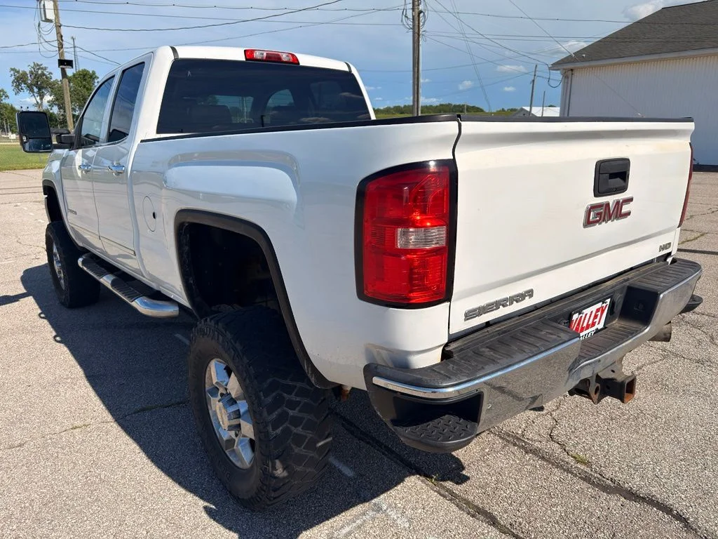 Used 2016 White GMC SLT image 10