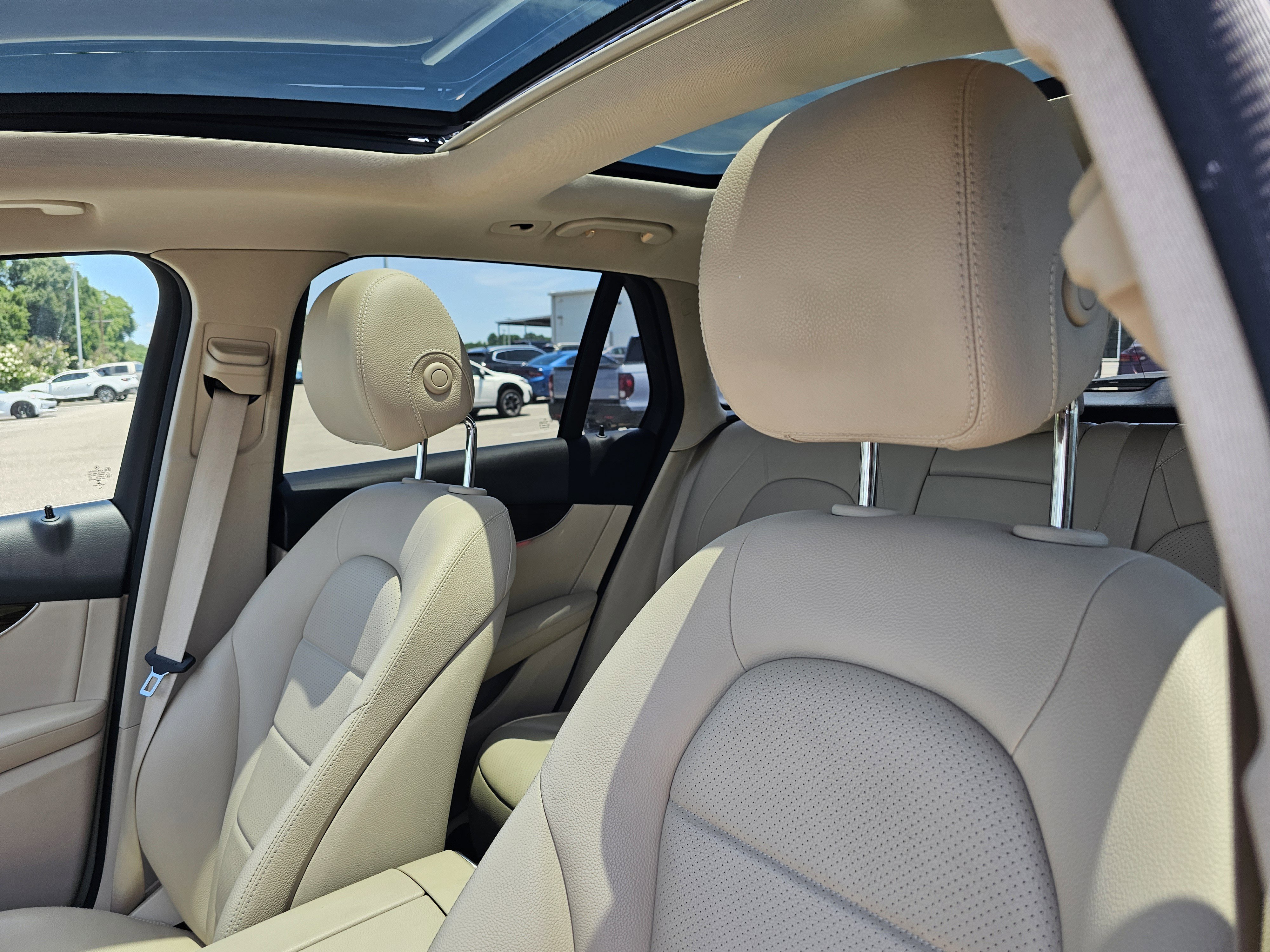 Used 2020 Mojave Silver Metallic Mercedes-Benz GLC 300 image 15