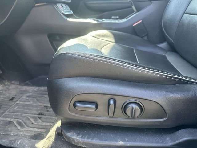 Used 2020 Silver GMC Denali image 18
