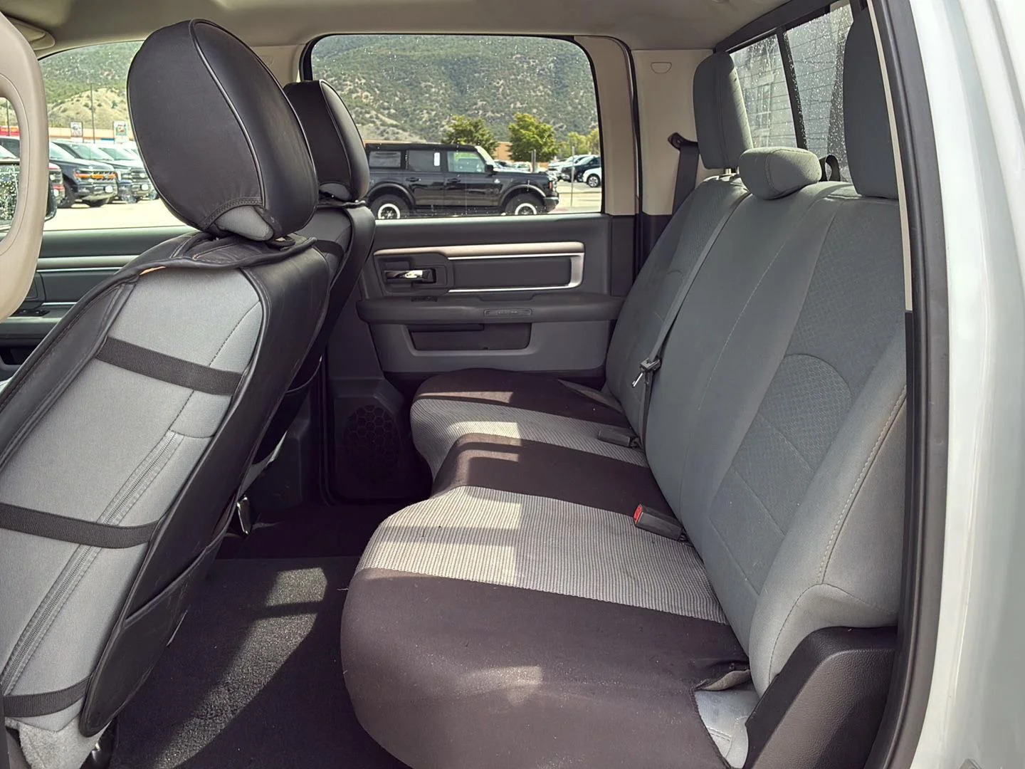Used 2015 Bright White Clearcoat Ram SLT image 6