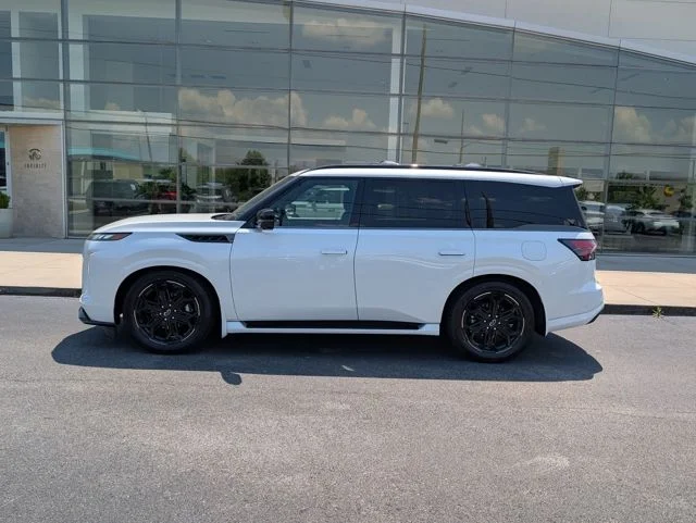 New 2026 RADIANT WHITE INFINITI SPORT image 2