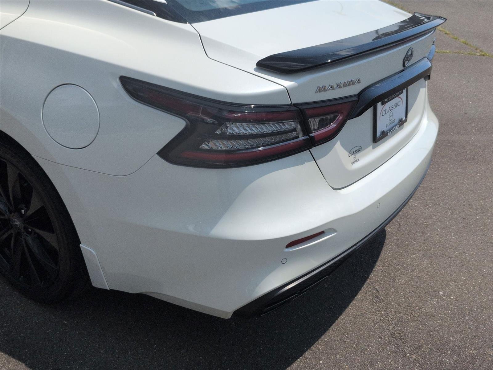 Used 2023  NISSAN SR image 12