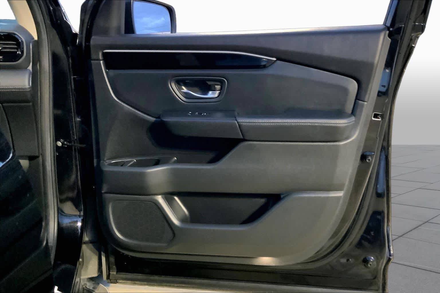 Used 2025 Crystal Black Pearl Honda Touring image 22