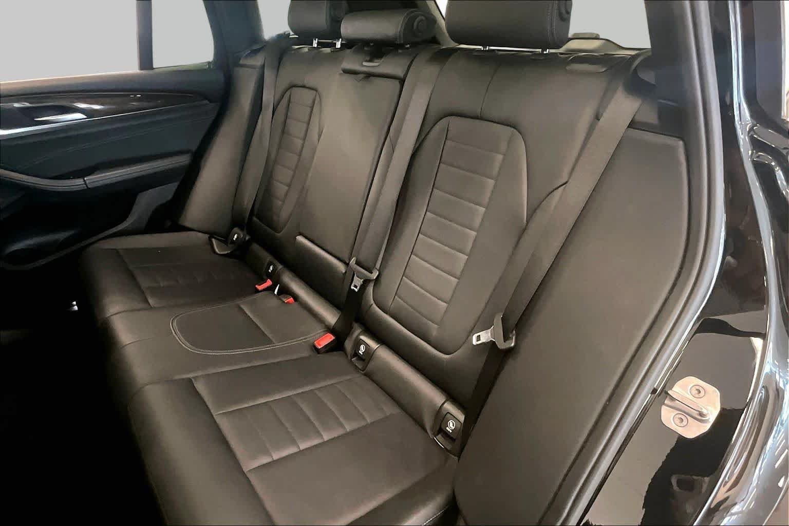 Used 2019 Jet Black BMW sDrive30i image 18