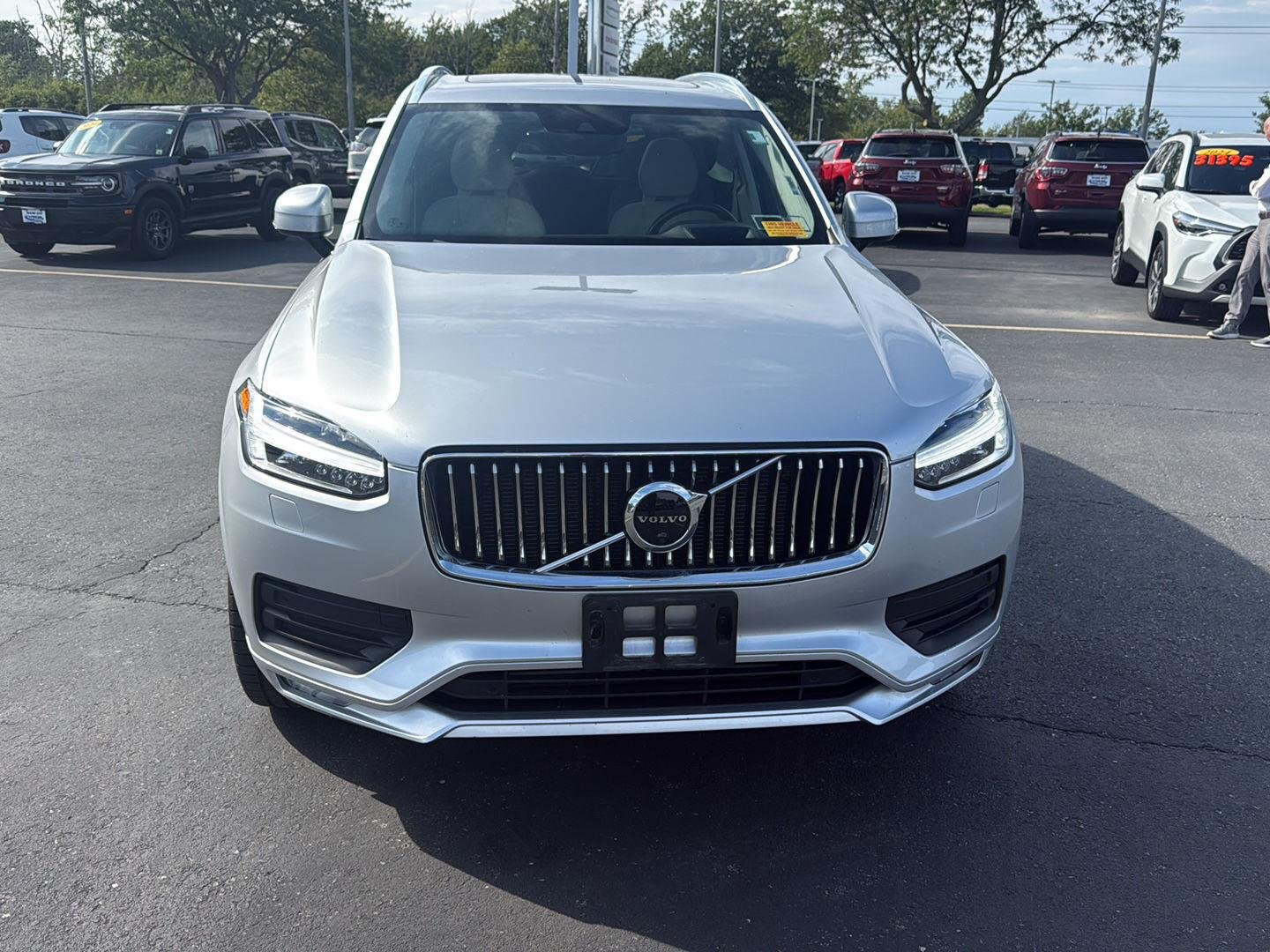 Used 2021 Bright Silver Metallic Volvo Momentum image 12