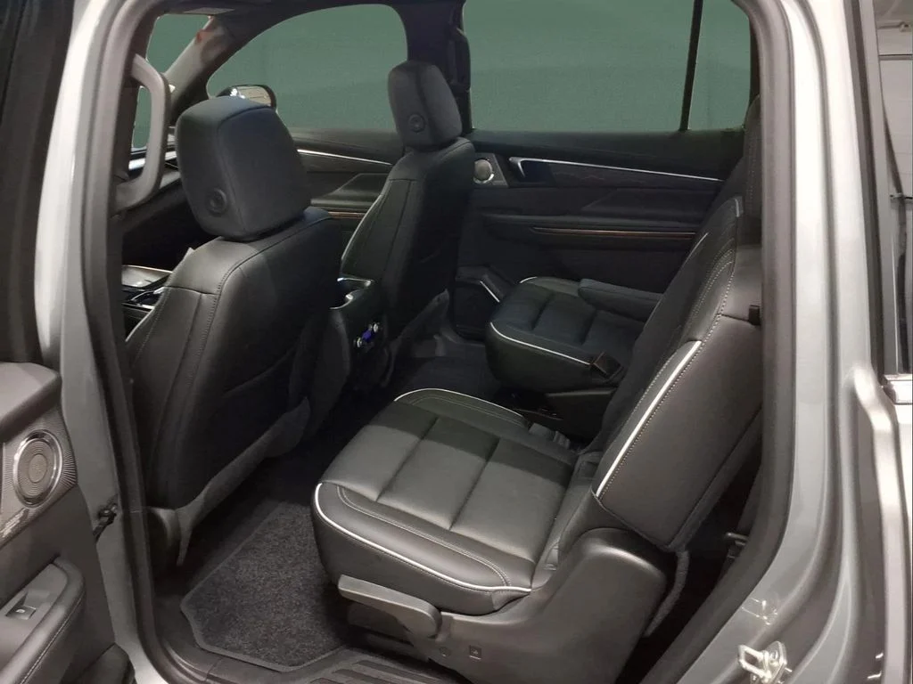 Certified Used 2025 Gray Buick Avenir image 26
