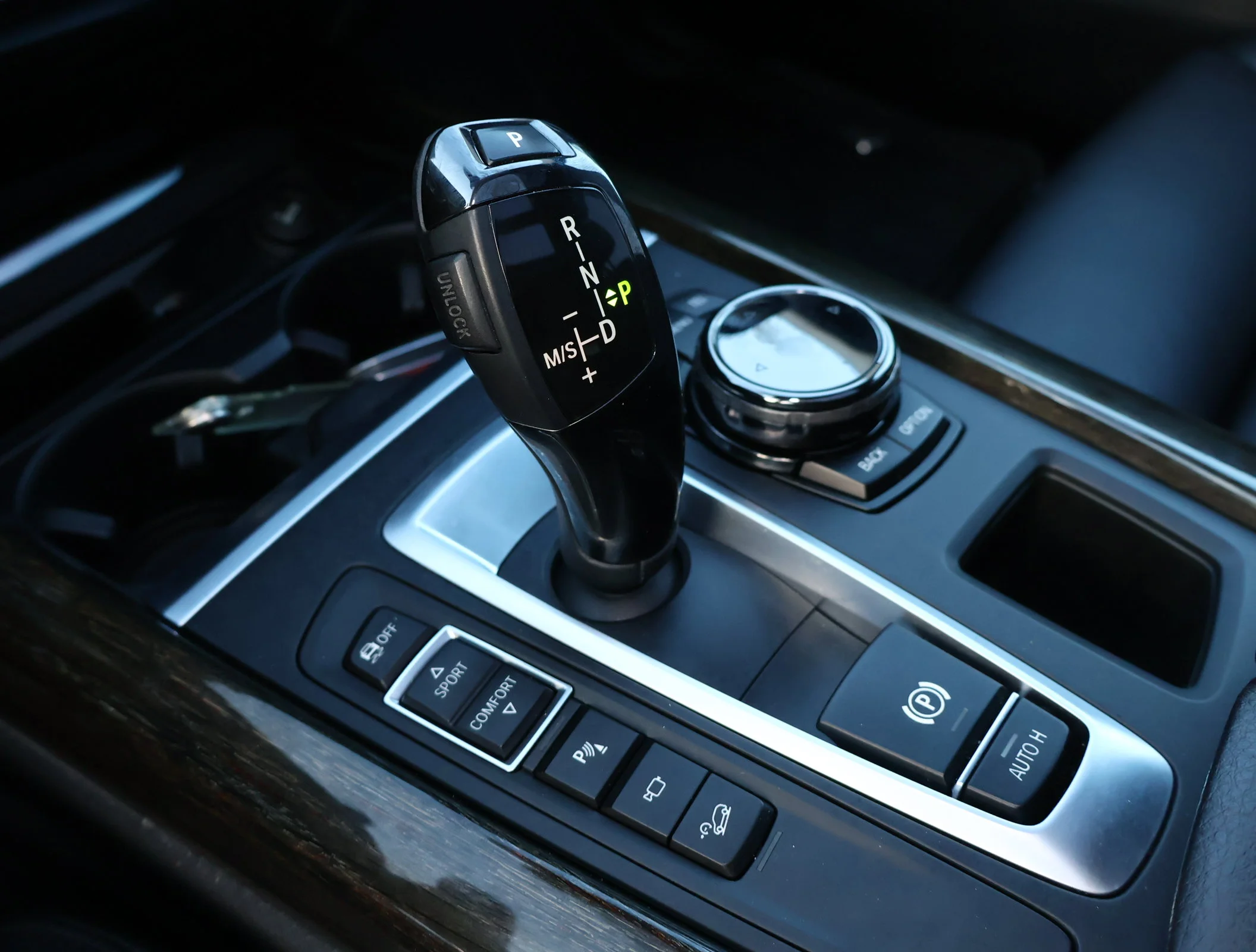 Used 2015 Blue BMW xDrive50i image 21