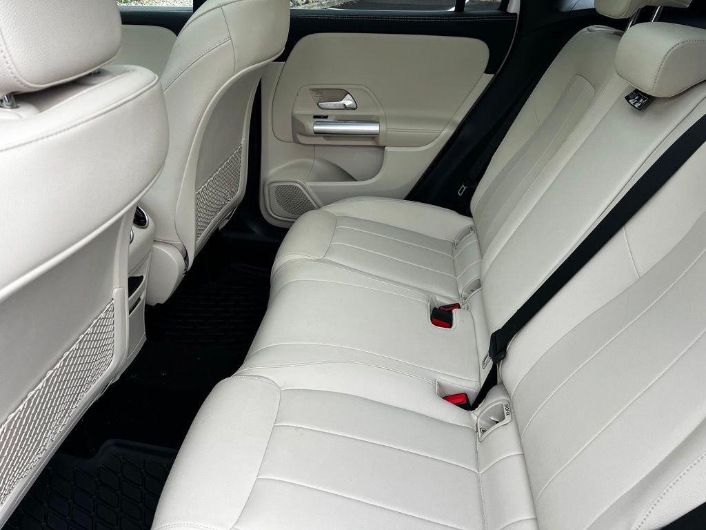 Used 2024 White Mercedes-Benz GLA 250 image 12