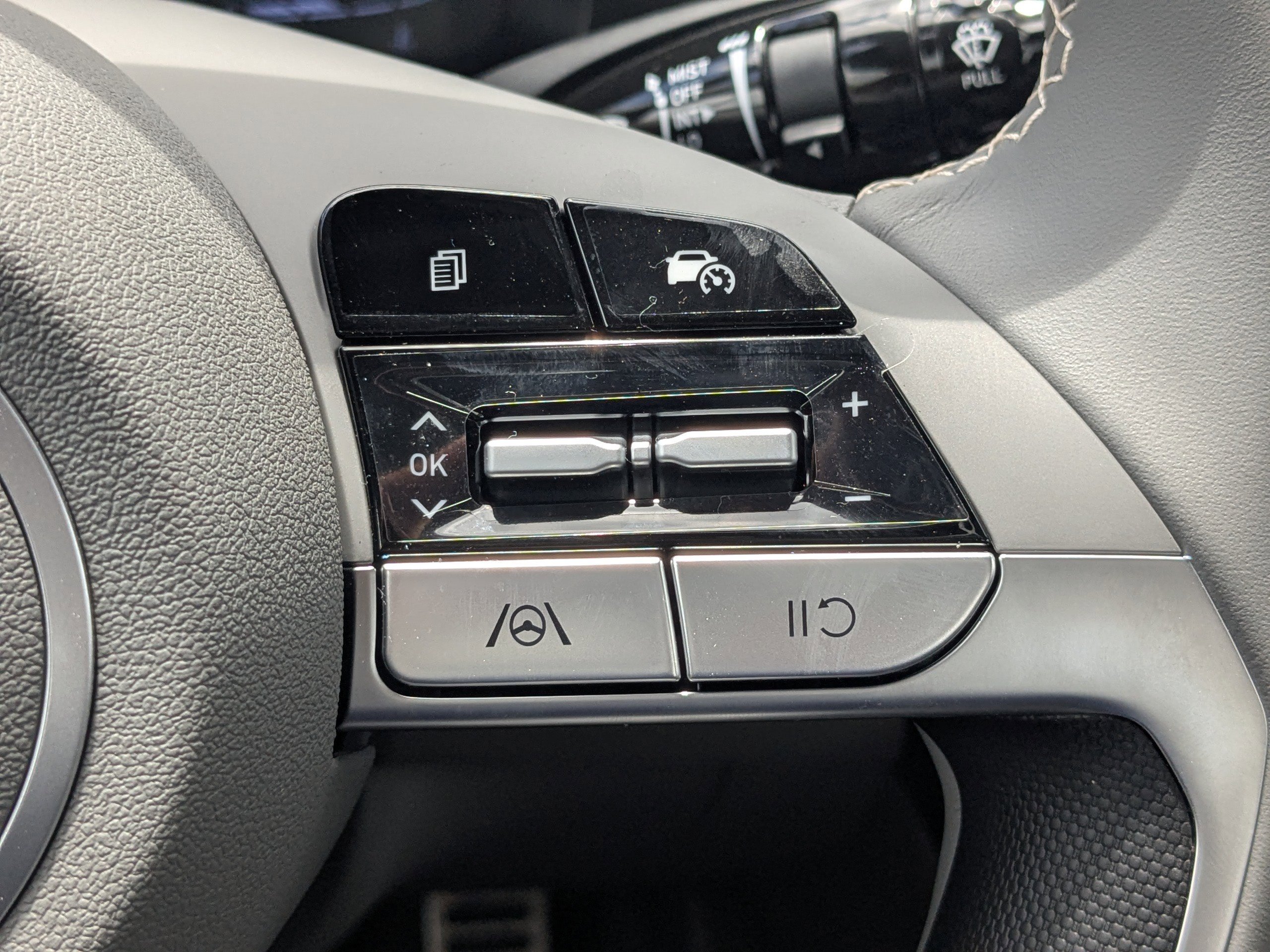New 2025 Fluid Metal Hyundai SEL Sport image 28