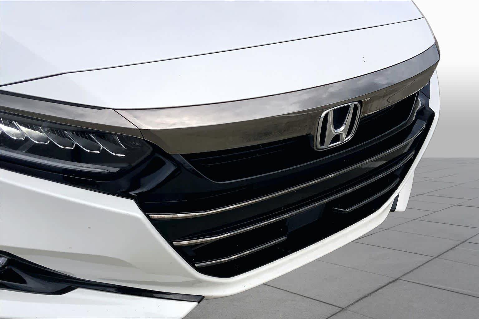 Used 2022 Platinum White Pearl Honda Sport image 28