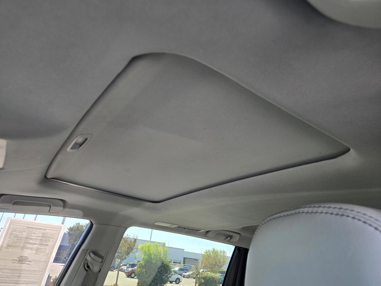 Used 2016 White Toyota XLE image 19