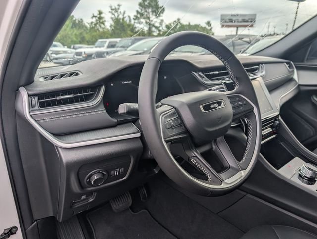 New 2026 Bright White Clearcoat Jeep Laredo image 31