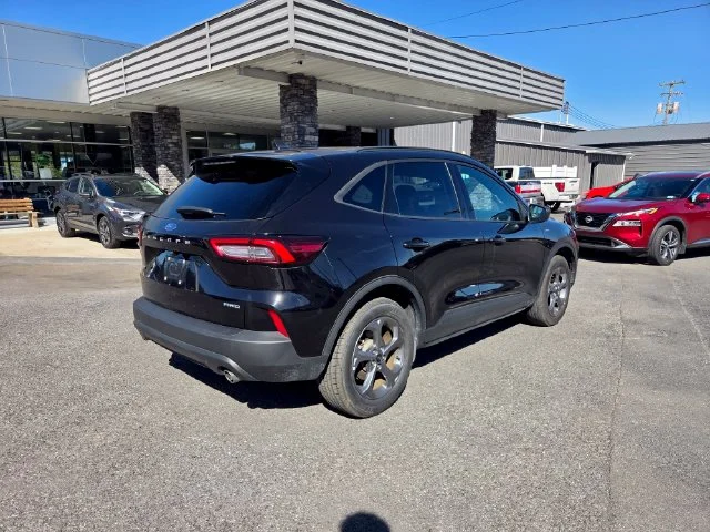 Used 2025 Black Metallic Ford ST-Line image 8
