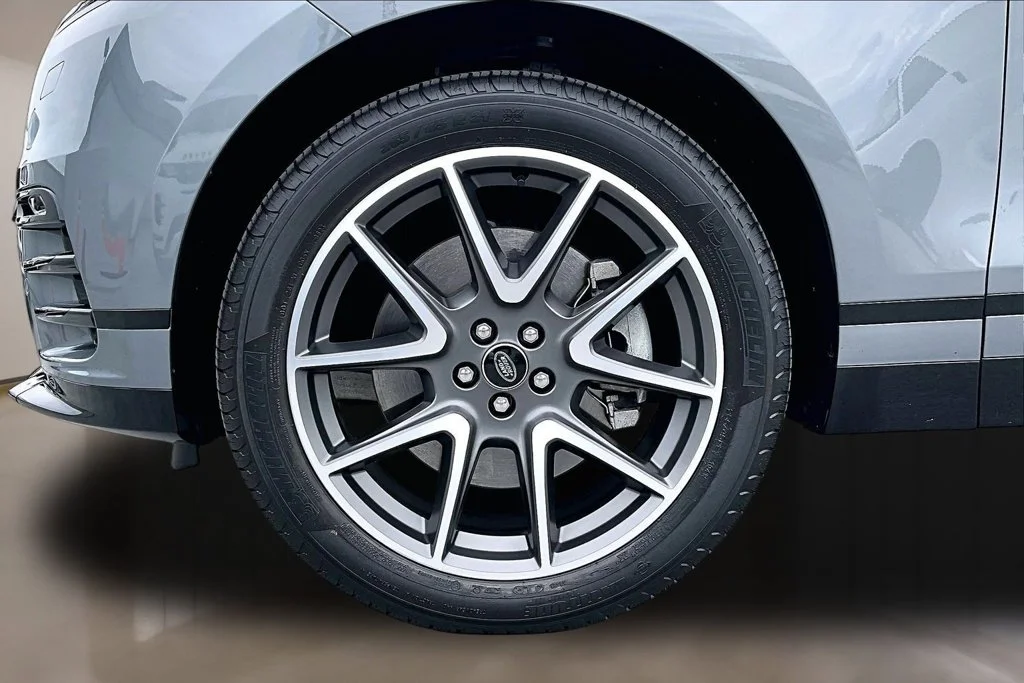 Certified Used 2024 Gray Land Rover Dynamic SE image 32