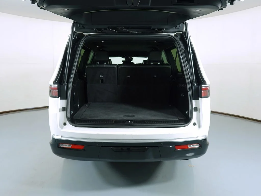 Used 2023 White Jeep Series II image 6