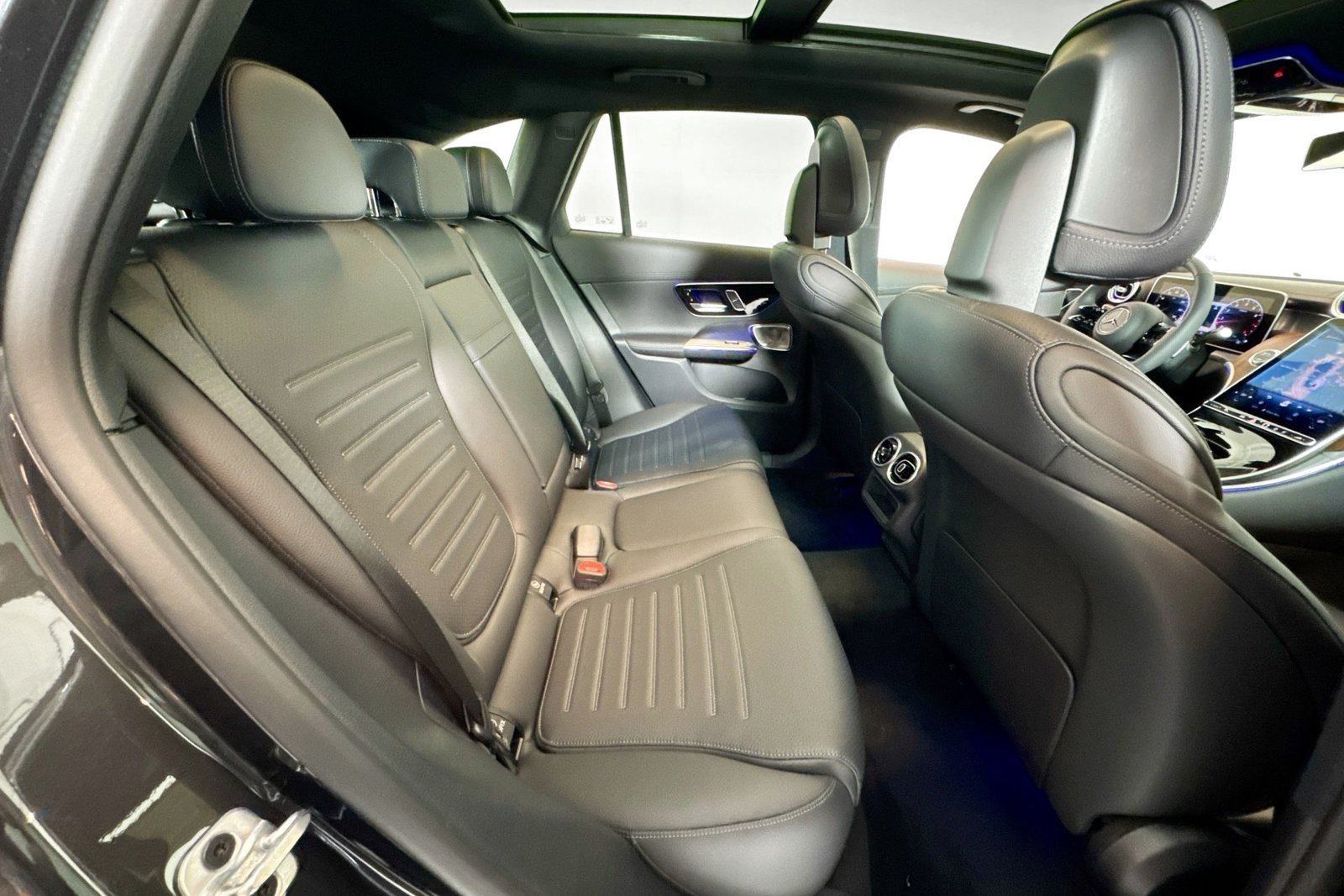 New 2026 Graphite Grey Metallic Mercedes-Benz GLC 300 image 25