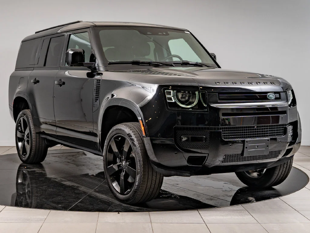 Used 2025 Black Land Rover V8 image 12