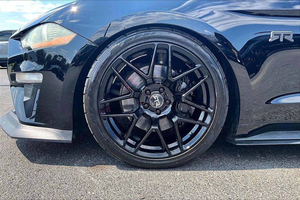 Used 2022 Shadow Black Ford GT Premium Fastback image 34