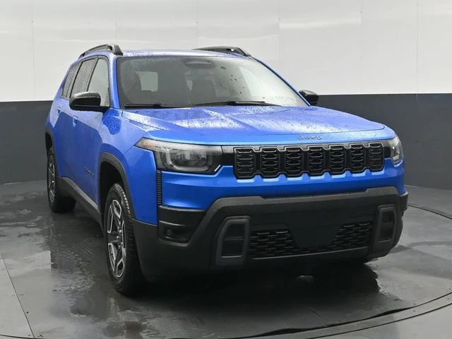 New 2026 Hydro Blue Pearl-Coat Exterior Paint Jeep Laredo image 12
