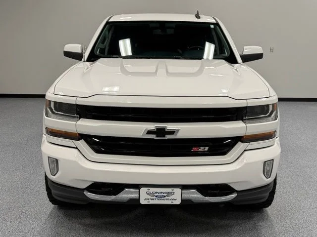 Used 2017 White Chevrolet LT image 3