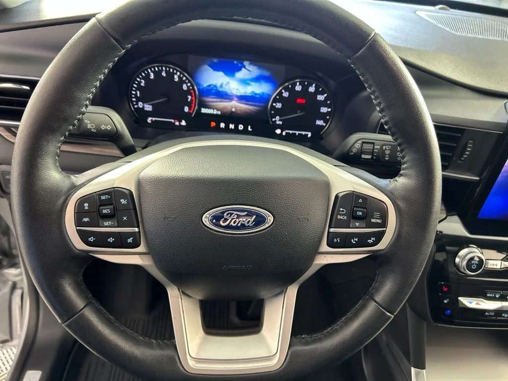 Used 2023 Silver Ford Limited image 11