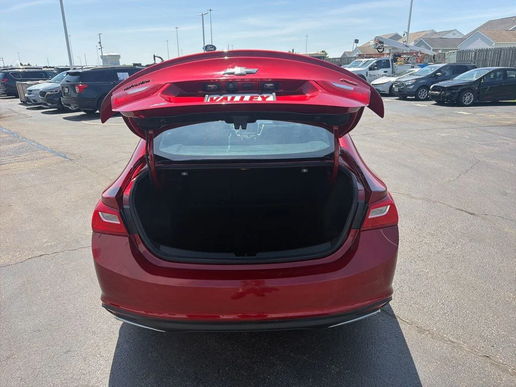 Used 2023 Red Chevrolet RS image 49