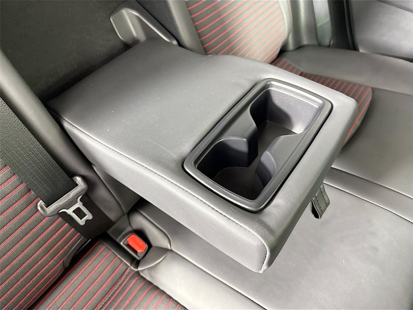 2025 Toyota RAV4 XSE - Photo 45