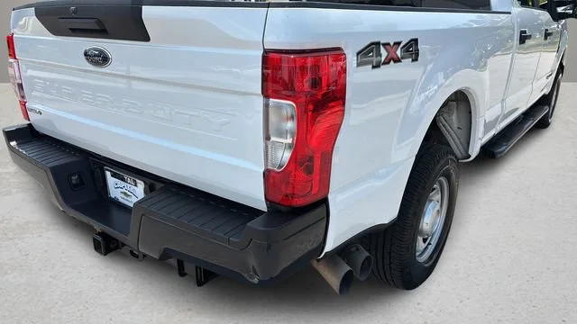 Used 2020 White Ford XL image 36