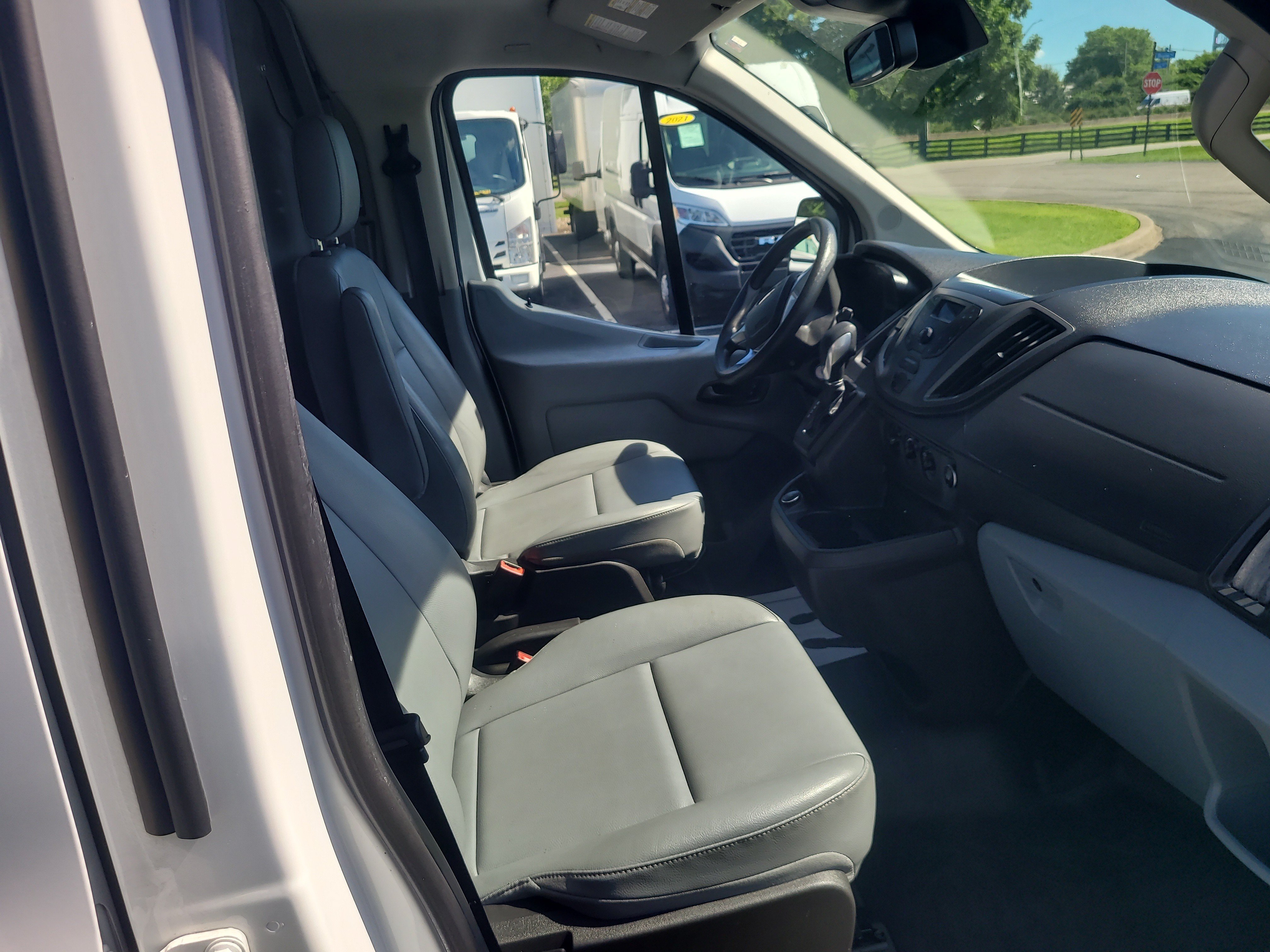 Used 2019 Oxford White Ford  image 15
