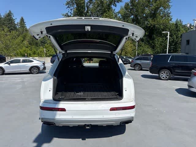 Used 2018  Audi Prestige image 9