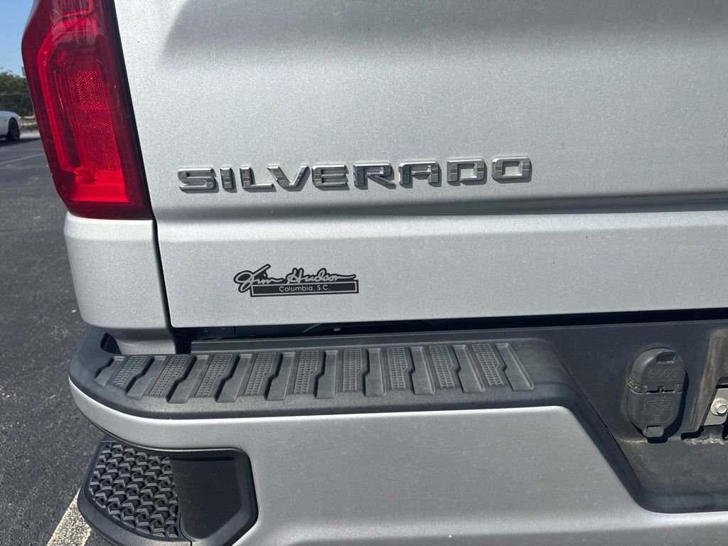 Used 2021 Silver Chevrolet Custom image 7