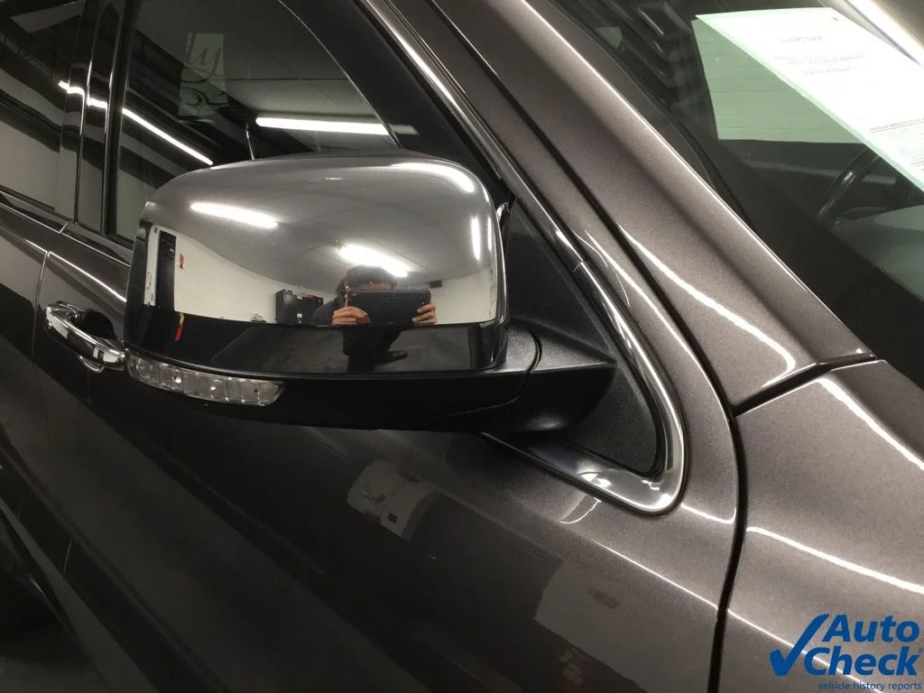 Used 2020 Gray Jeep Limited image 17