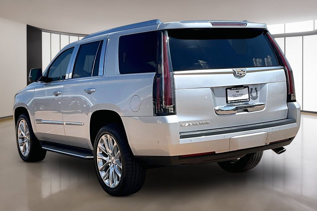 Used 2019 Silver Cadillac Luxury image 12