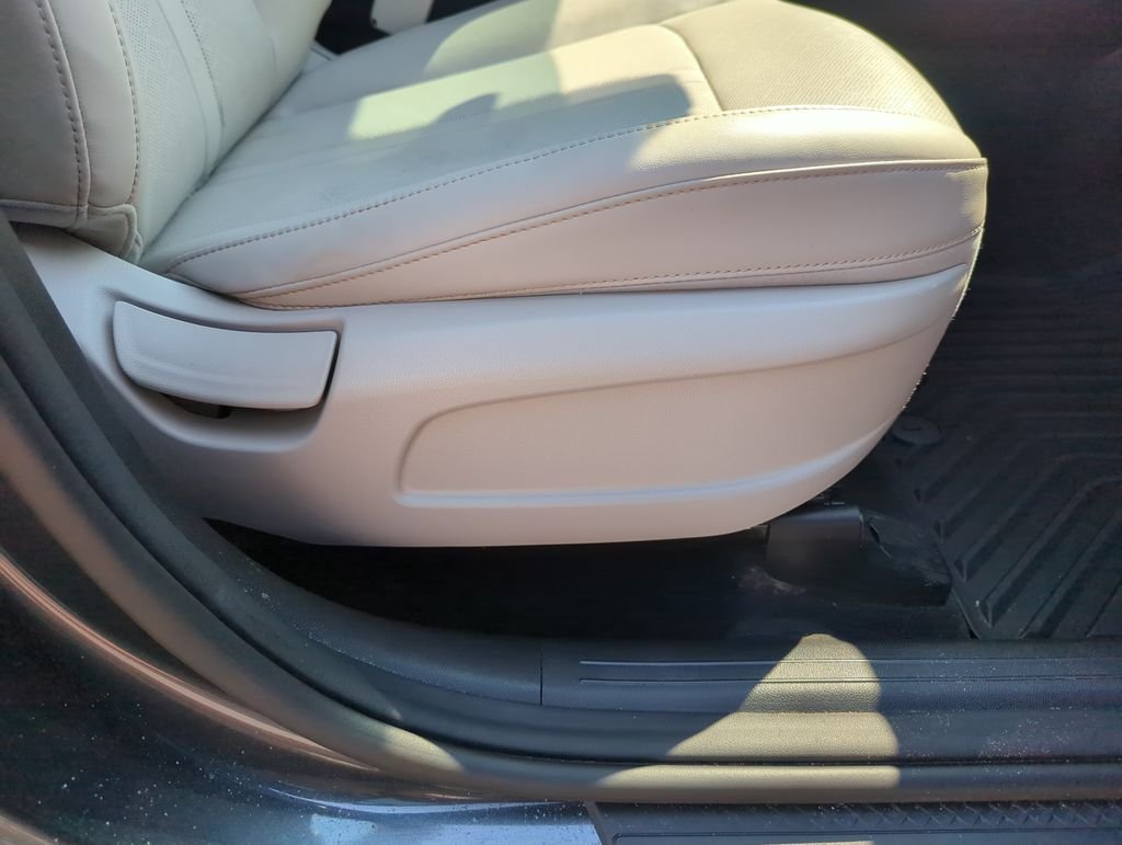 Used 2021 Gray Kia S image 37