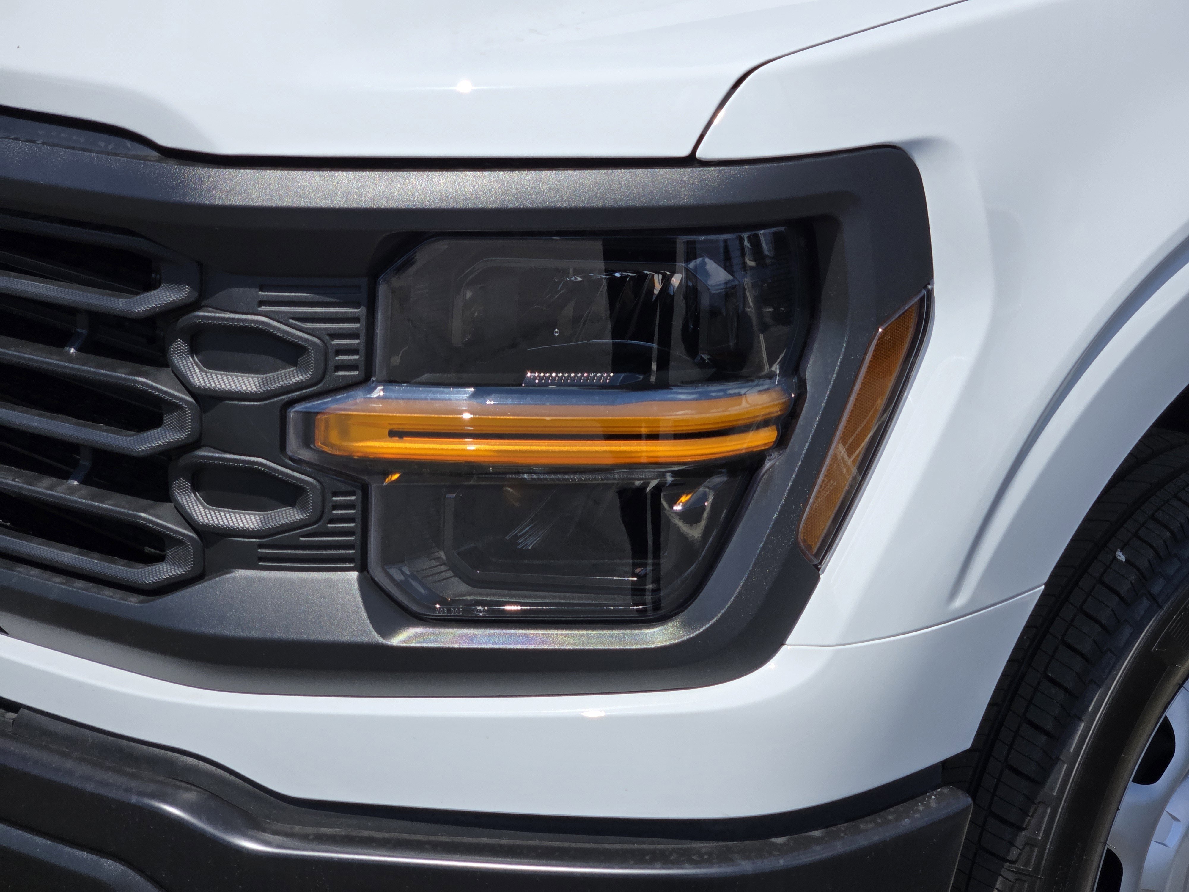 New 2026 Oxford White Ford XL image 5